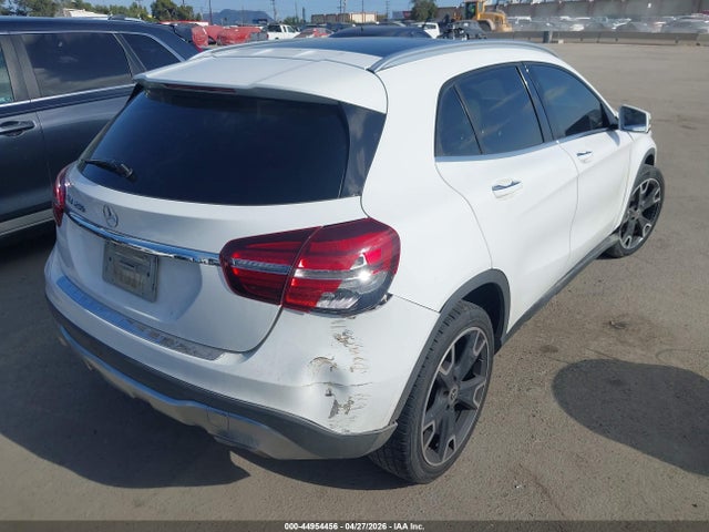 WDCTG4EBXKJ550338 Mercedes-Benz GLA 250