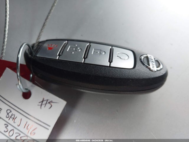KNMAT2MV3HP508169 Nissan ROGUE SV