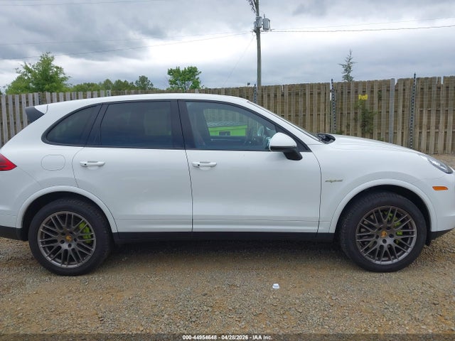 44954648 :رقم المزاد ، WP1AE2A2XHLA71295 vin ، 2017 Porsche Cayenne E-hybrid S Platinum Edition مزاد بيع