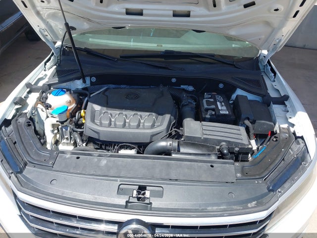 1VWBA7A33JC031022 Volkswagen Passat 2.0t Se