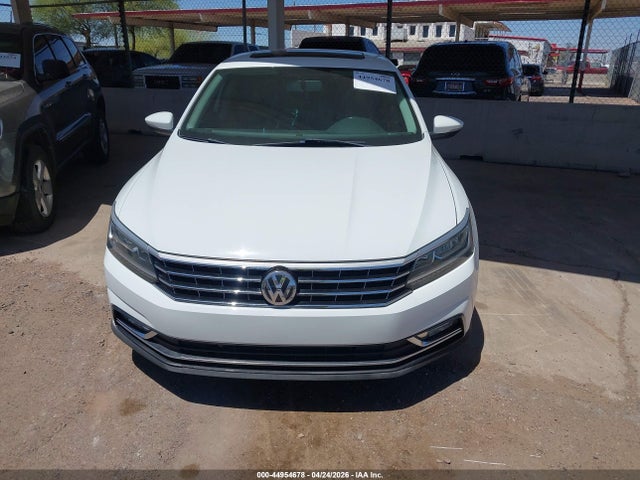 1VWBA7A33JC031022 Volkswagen Passat 2.0t Se