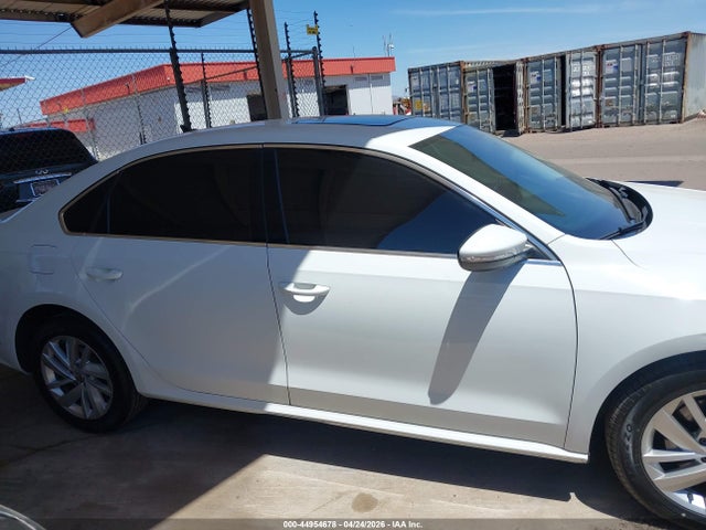 1VWBA7A33JC031022 Volkswagen Passat 2.0t Se