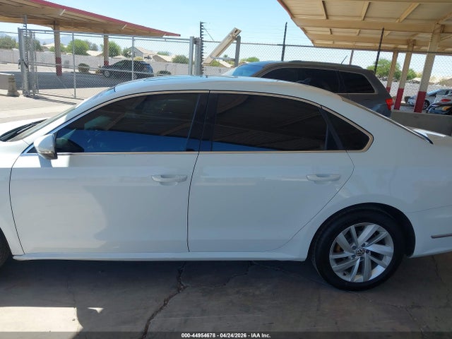 1VWBA7A33JC031022 Volkswagen Passat 2.0t Se