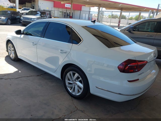 1VWBA7A33JC031022 Volkswagen Passat 2.0t Se