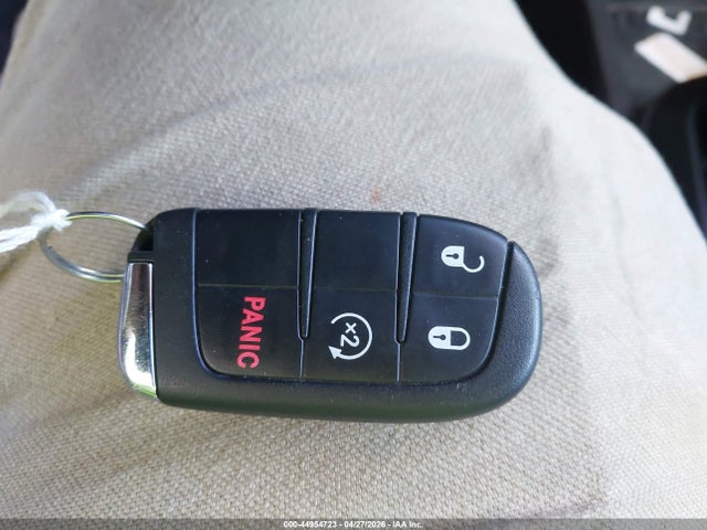 44954723 :رقم المزاد ، ZACNJBAB4KPK40743 vin ، 2019 Jeep Renegade Upland 4x4 مزاد بيع
