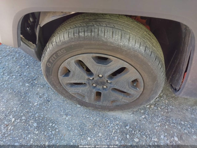 44954723 :رقم المزاد ، ZACNJBAB4KPK40743 vin ، 2019 Jeep Renegade Upland 4x4 مزاد بيع