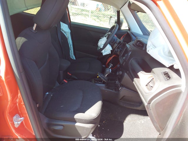 44954723 :رقم المزاد ، ZACNJBAB4KPK40743 vin ، 2019 Jeep Renegade Upland 4x4 مزاد بيع