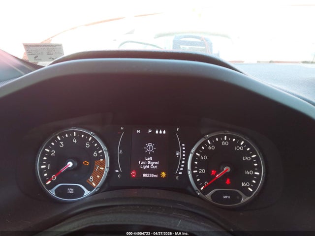 44954723 :رقم المزاد ، ZACNJBAB4KPK40743 vin ، 2019 Jeep Renegade Upland 4x4 مزاد بيع