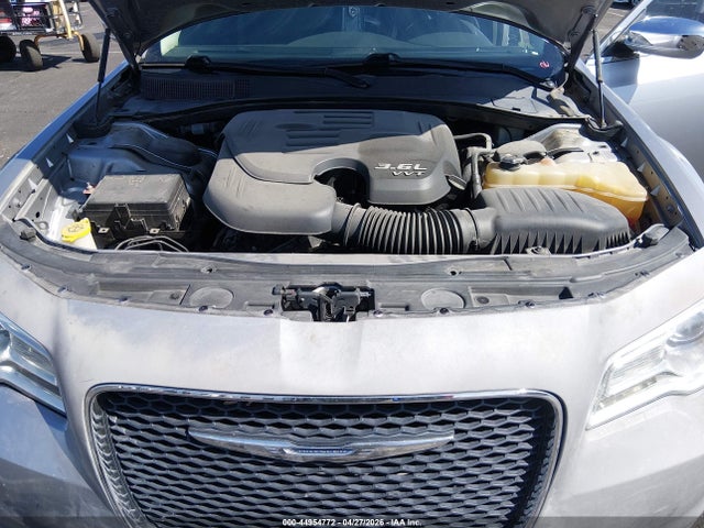 Chrysler 300 Anniversary Edition 2016 2C3CCARG0GH325042 Image 10