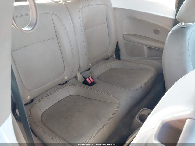 2013 Volkswagen Beetle 2.5l მანქანა იყიდება აუქციონზე, vin: 3VWJP7AT5DM688742, აუქციონის ნომერი: 44954822