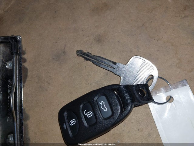 5NPD74LF1HH148757 Hyundai ELANTRA SE