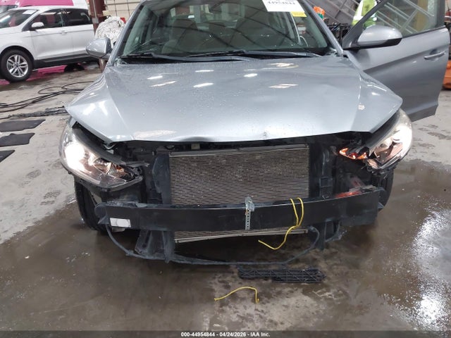 5NPD74LF1HH148757 Hyundai ELANTRA SE