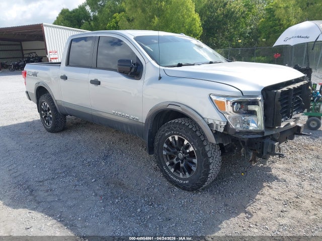 Nissan Titan Pro-4x 2018 1N6AA1E57JN525943 Image 1