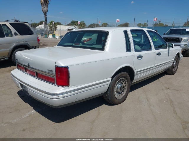44954903 :رقم المزاد ، 1LNLM82W9TY646625 vin ، 1996 Lincoln Town Car Sgn/dmnd Anv/cypress/jn مزاد بيع