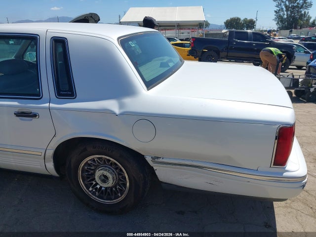 44954903 :رقم المزاد ، 1LNLM82W9TY646625 vin ، 1996 Lincoln Town Car Sgn/dmnd Anv/cypress/jn مزاد بيع