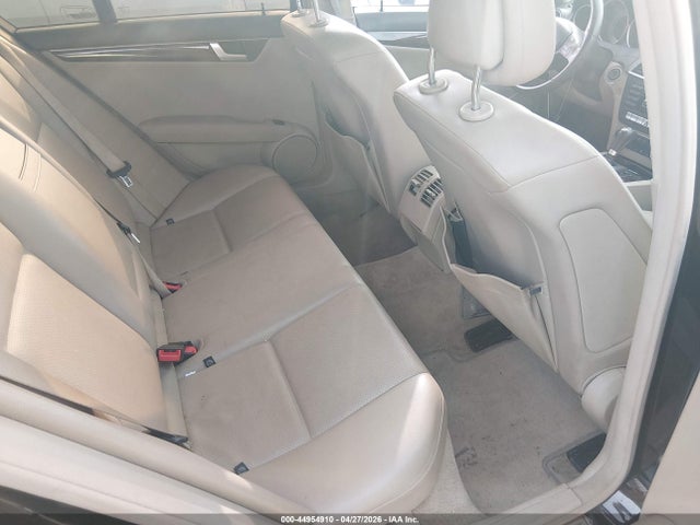 2013 Mercedes-benz C 250 Sport მანქანა იყიდება აუქციონზე, vin: WDDGF4HB4DR285044, აუქციონის ნომერი: 44954910