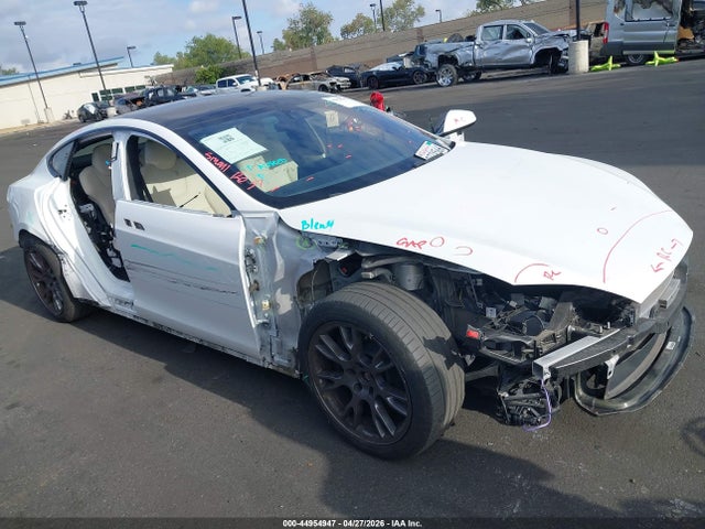 2022 Tesla Model S Dual Motor All-wheel Drive მანქანა იყიდება აუქციონზე, vin: 5YJSA1E53NF469124, აუქციონის ნომერი: 44954947