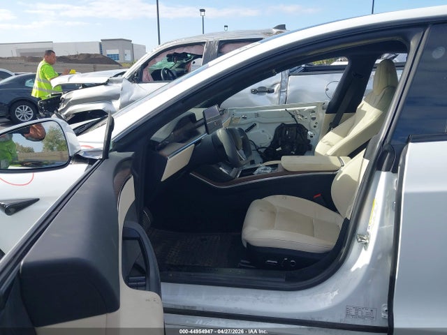 2022 Tesla Model S Dual Motor All-wheel Drive მანქანა იყიდება აუქციონზე, vin: 5YJSA1E53NF469124, აუქციონის ნომერი: 44954947