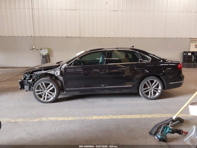 44955084 :رقم المزاد ، 1VWDT7A35HC016440 vin ، 2017 Volkswagen Passat 1.8t R-line مزاد بيع