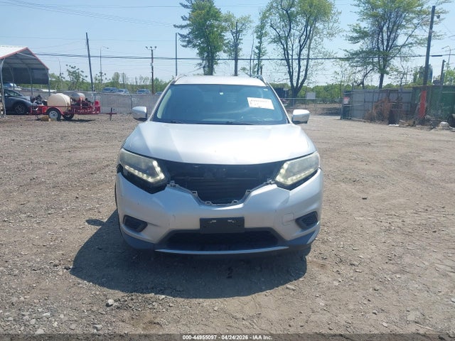 44955097 :رقم المزاد ، 5N1AT2MT8FC903267 vin ، 2015 Nissan Rogue Sv مزاد بيع