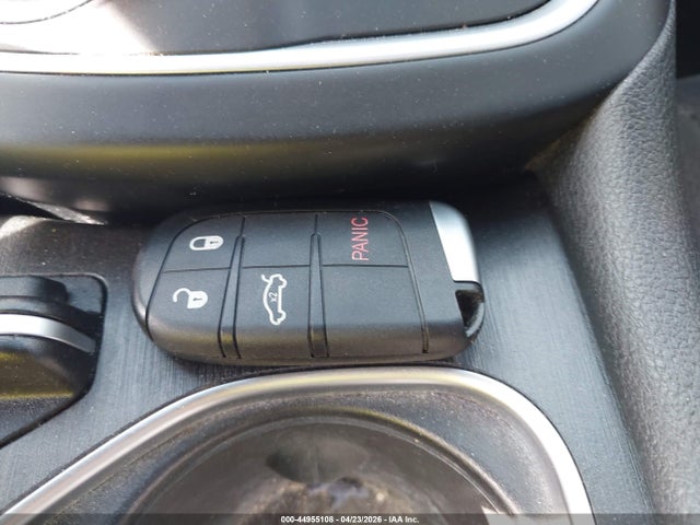 44955108 :رقم المزاد ، 1C3CCCAB2FN596153 vin ، 2015 Chrysler 200 Limited مزاد بيع