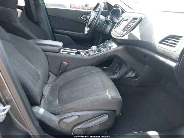 44955108 :رقم المزاد ، 1C3CCCAB2FN596153 vin ، 2015 Chrysler 200 Limited مزاد بيع