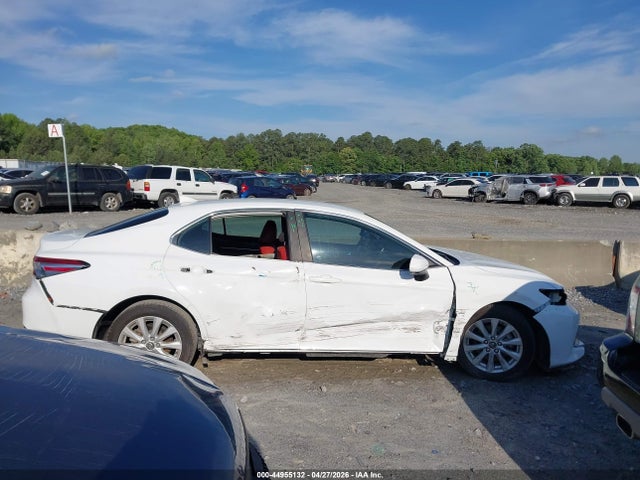 2020 Toyota Camry Le მანქანა იყიდება აუქციონზე, vin: 4T1C11AK8LU343390, აუქციონის ნომერი: 44955132