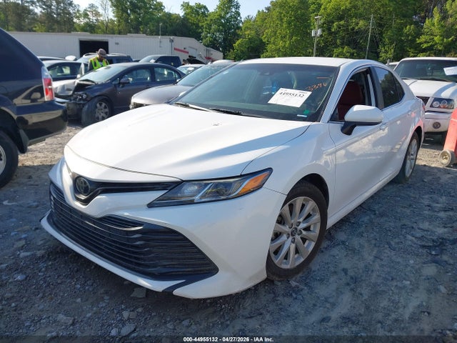 2020 Toyota Camry Le მანქანა იყიდება აუქციონზე, vin: 4T1C11AK8LU343390, აუქციონის ნომერი: 44955132
