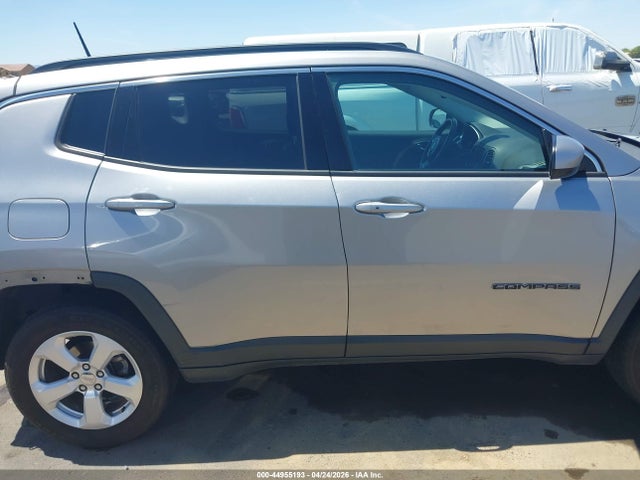 Jeep Compass Latitude 4x4 2018 3C4NJDBB3JT161133 Image 14