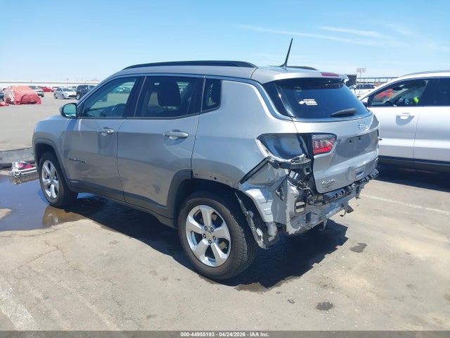 Jeep Compass Latitude 4x4 2018 3C4NJDBB3JT161133 Image 3