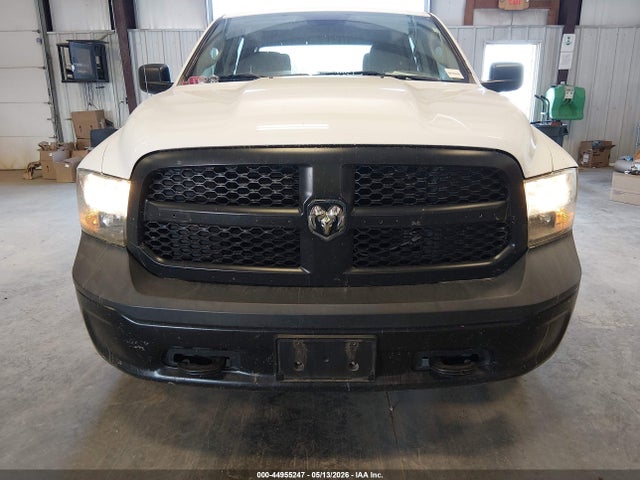1C6RR7KG8KS649656 RAM 1500 Classic Tradesman 4x4 5&#039;7 Box