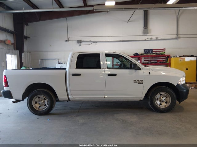 1C6RR7KG8KS649656 RAM 1500 Classic Tradesman 4x4 5&#039;7 Box