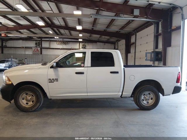 1C6RR7KG8KS649656 RAM 1500 Classic Tradesman 4x4 5&#039;7 Box