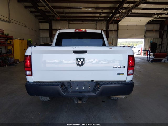 1C6RR7KG8KS649656 RAM 1500 Classic Tradesman 4x4 5&#039;7 Box