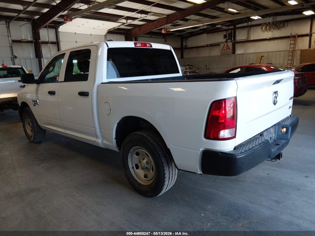 1C6RR7KG8KS649656 RAM 1500 Classic Tradesman 4x4 5&#039;7 Box