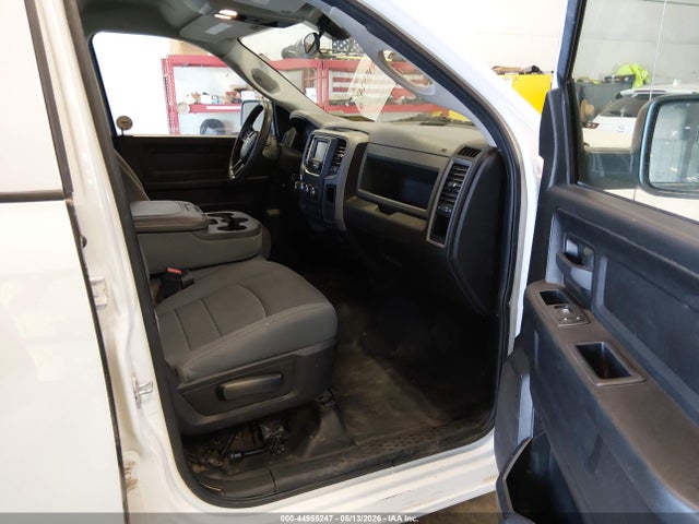 1C6RR7KG8KS649656 RAM 1500 Classic Tradesman 4x4 5&#039;7 Box
