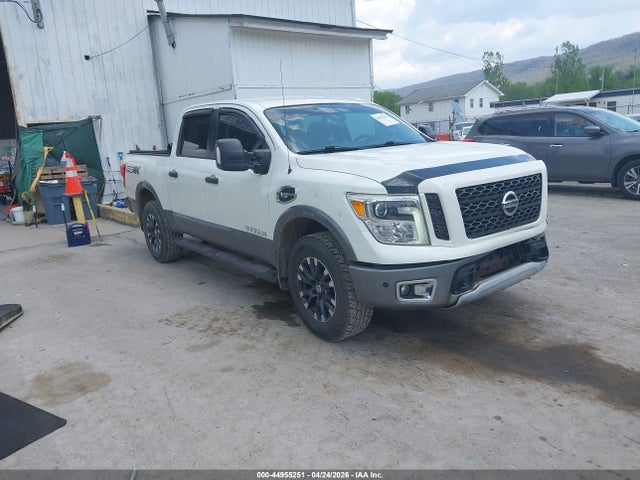 44955251 :رقم المزاد ، 1N6AA1E53HN540871 vin ، 2017 Nissan Titan Pro-4x مزاد بيع