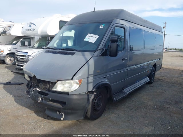2004 Dodge Sprinter Van 2500 High Roof მანქანა იყიდება აუქციონზე, vin: WD2PD744345650893, აუქციონის ნომერი: 44955325
