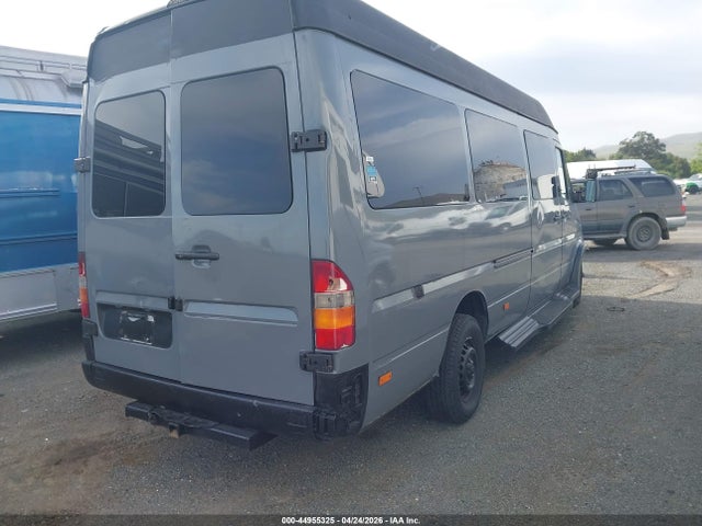 2004 Dodge Sprinter Van 2500 High Roof მანქანა იყიდება აუქციონზე, vin: WD2PD744345650893, აუქციონის ნომერი: 44955325