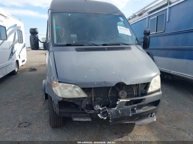 2004 Dodge Sprinter Van 2500 High Roof მანქანა იყიდება აუქციონზე, vin: WD2PD744345650893, აუქციონის ნომერი: 44955325