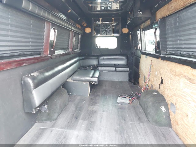 2004 Dodge Sprinter Van 2500 High Roof მანქანა იყიდება აუქციონზე, vin: WD2PD744345650893, აუქციონის ნომერი: 44955325