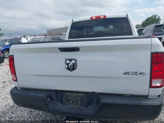 3C6RR7KG6MG663937 RAM 1500 Classic Tradesman 4x4 5&#039;7 Box