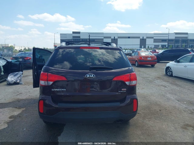 44955423 :رقم المزاد ، 5XYKT4A62FG622788 vin ، 2015 Kia Sorento Lx مزاد بيع