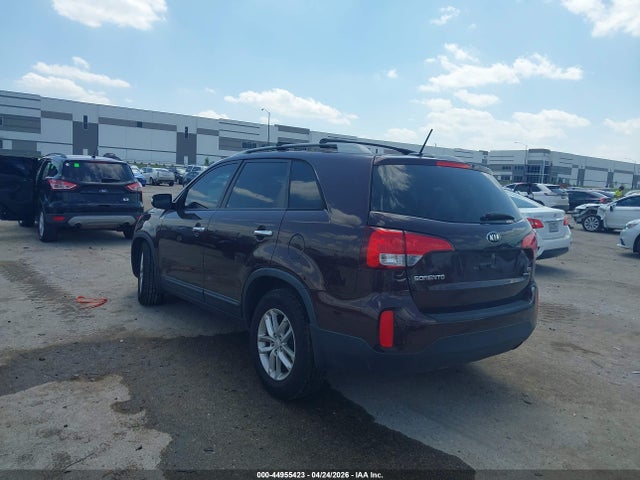 44955423 :رقم المزاد ، 5XYKT4A62FG622788 vin ، 2015 Kia Sorento Lx مزاد بيع