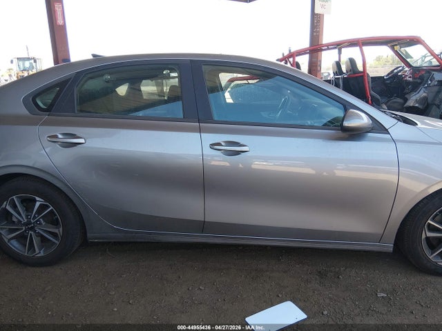 2022 Kia Forte Lxs მანქანა იყიდება აუქციონზე, vin: 3KPF24AD5NE426469, აუქციონის ნომერი: 44955436