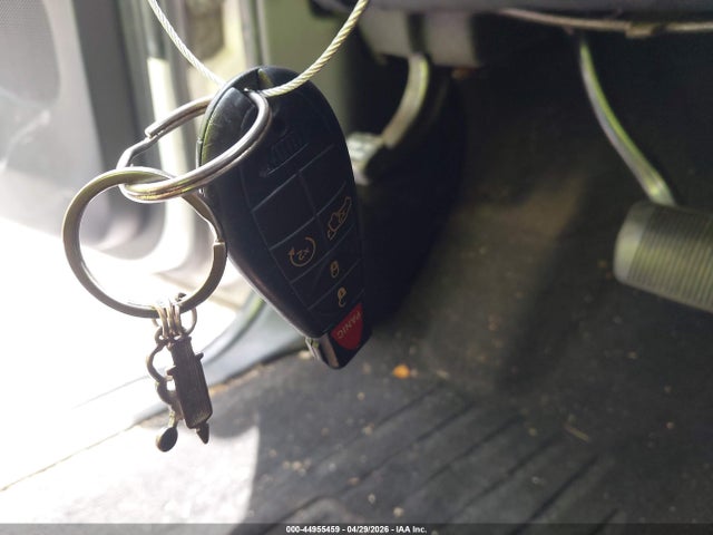 44955459 :رقم المزاد ، 1J4RR6GT3BC700591 vin ، 2011 Jeep Grand Cherokee Overland مزاد بيع