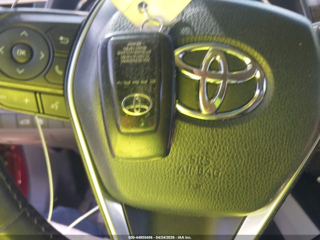 44955486 :رقم المزاد ، 4T1B11HK8JU582386 vin ، 2018 Toyota Camry Se مزاد بيع