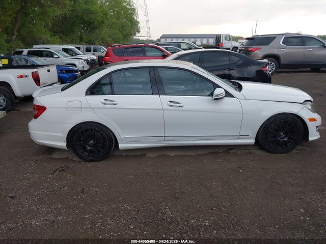 Продаж на аукціоні авто 2014 Mercedes-benz C 300 Sport 4matic, vin: WDDGF8AB7EA952240, номер лоту: 44955488