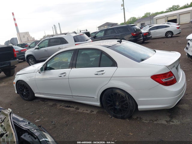 Продаж на аукціоні авто 2014 Mercedes-benz C 300 Sport 4matic, vin: WDDGF8AB7EA952240, номер лоту: 44955488