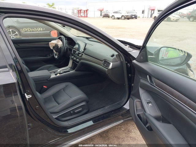 Продажа на аукционе авто 2018 Honda Accord Hybrid Touring, vin: 1HGCV3F90JA013026, номер лота: 44955528